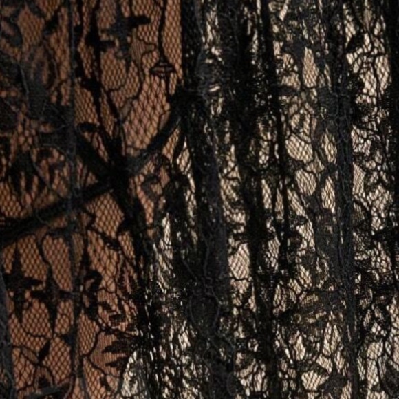 Luxe Black Floral Lace Dot Plunging Neck Party Evening Dress - Picture 4 of 5